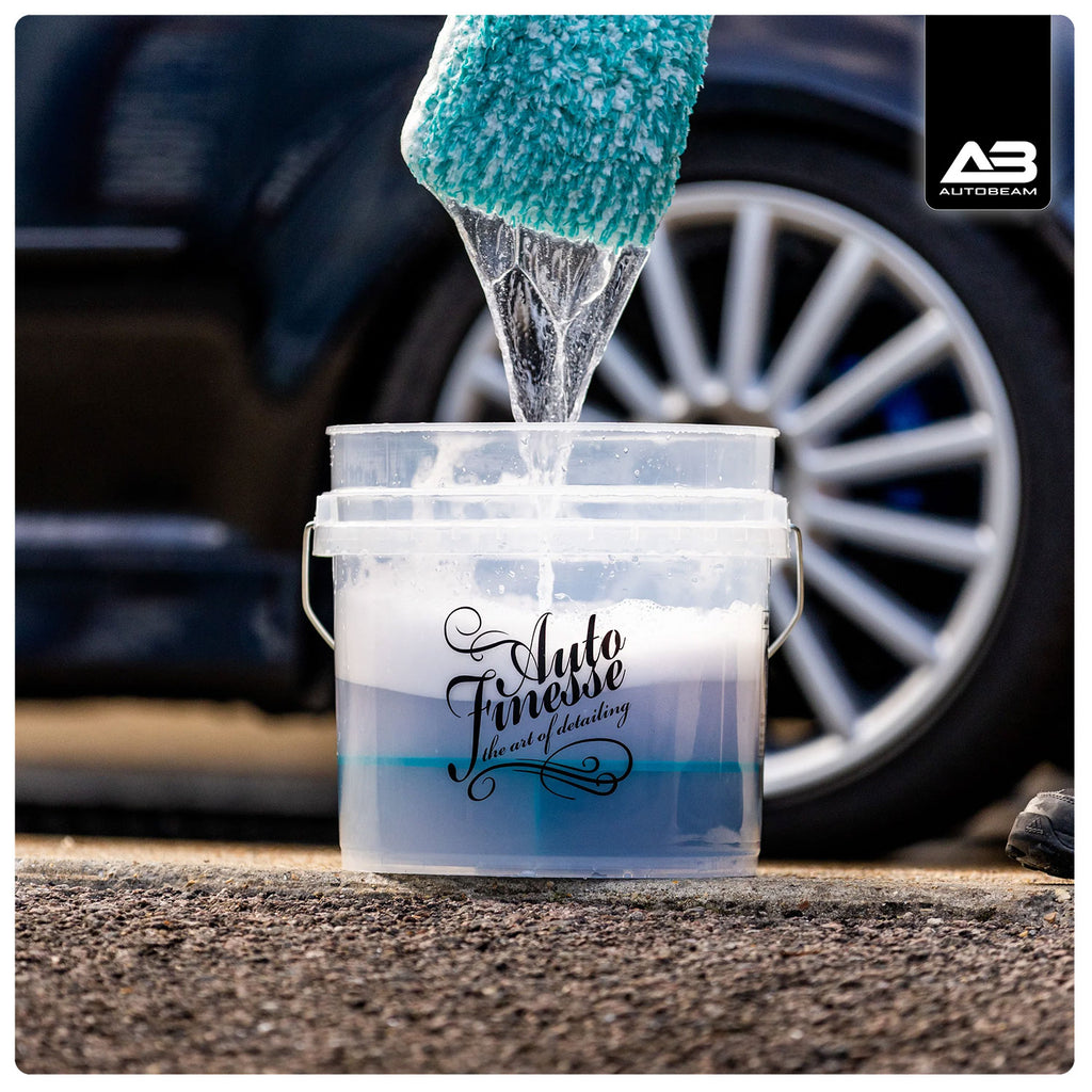 MINI DETAILING BUCKET & GRIT GAURD